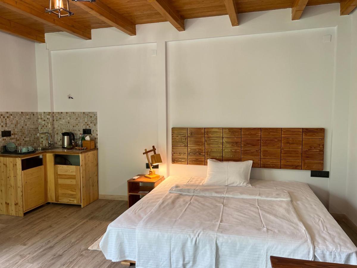 Green Stone Boutique Hotel Yeghegnadzor Bagian luar foto