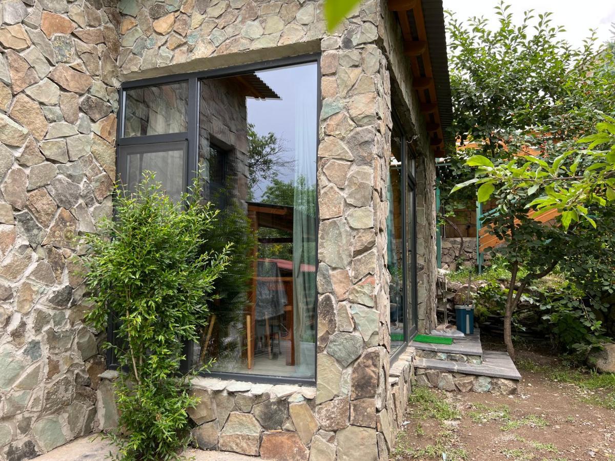 Green Stone Boutique Hotel Yeghegnadzor Bagian luar foto