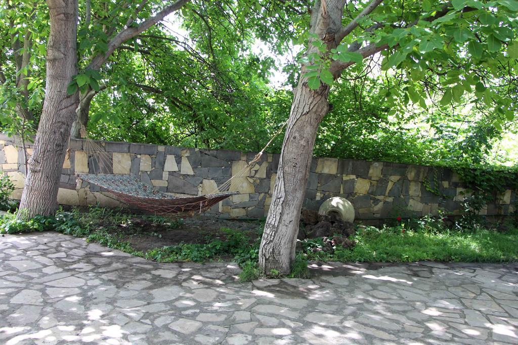 Green Stone Boutique Hotel Yeghegnadzor Bagian luar foto