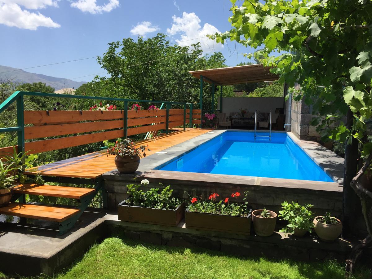 Green Stone Boutique Hotel Yeghegnadzor Bagian luar foto