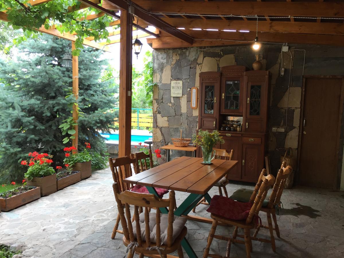 Green Stone Boutique Hotel Yeghegnadzor Bagian luar foto