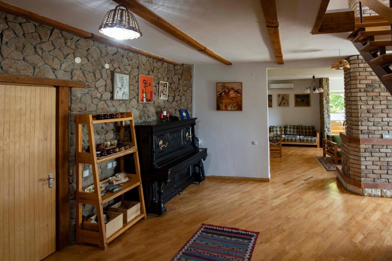 Green Stone Boutique Hotel Yeghegnadzor Bagian luar foto