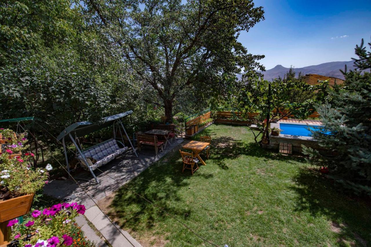 Green Stone Boutique Hotel Yeghegnadzor Bagian luar foto