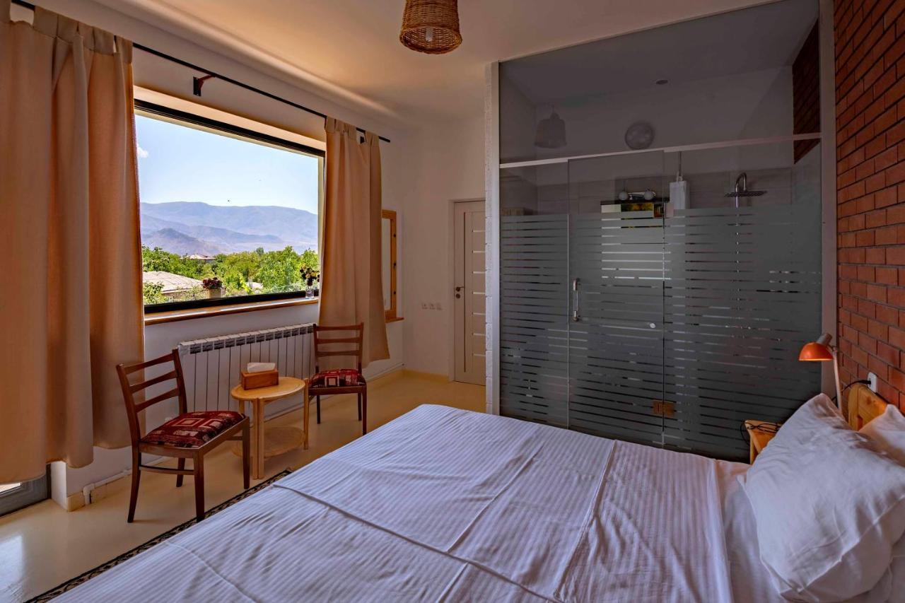 Green Stone Boutique Hotel Yeghegnadzor Bagian luar foto
