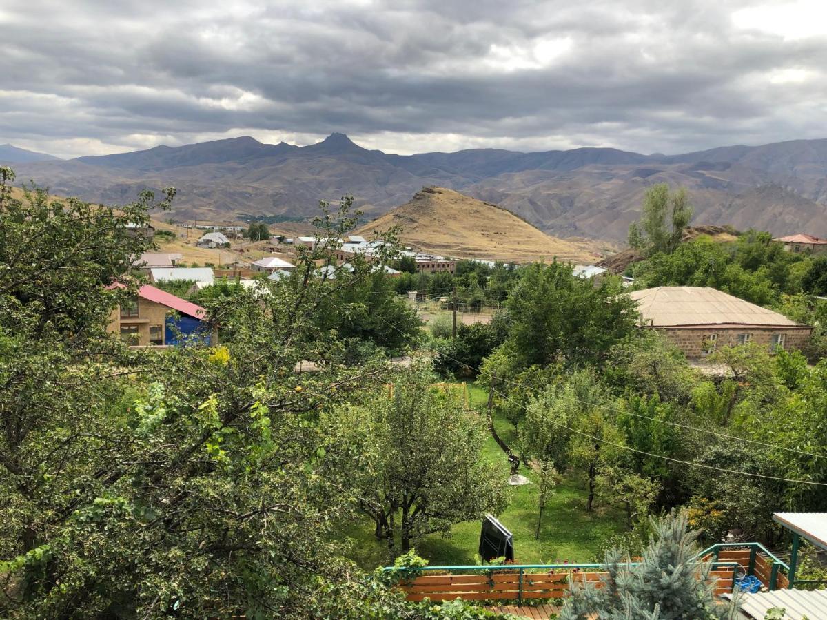Green Stone Boutique Hotel Yeghegnadzor Bagian luar foto